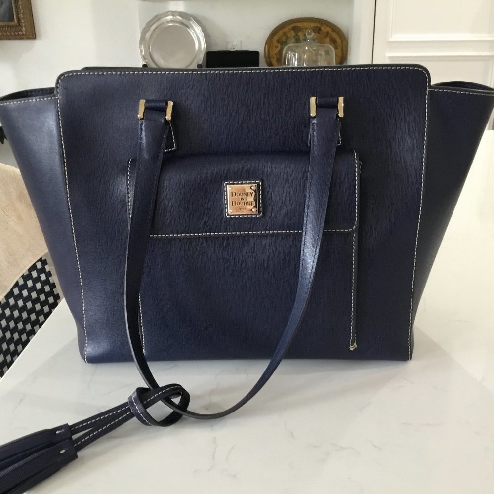 Dooney & Bourke Tote